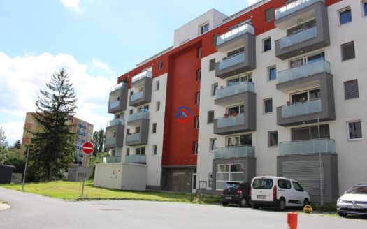 Pronájem nadstandardního  zařízeného bytu 3+kk (64 m) s terasou v novostavbě v blízkosti centra