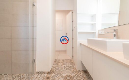 Nadstandardně zrekonstruovaný byt 3+kk (69,8m2, sklep 45m2) v oblíbené části Olomouce Neředín,