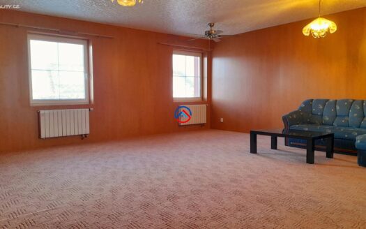 Pronájem 4+1 167 m2, se zahradou 1226 m2